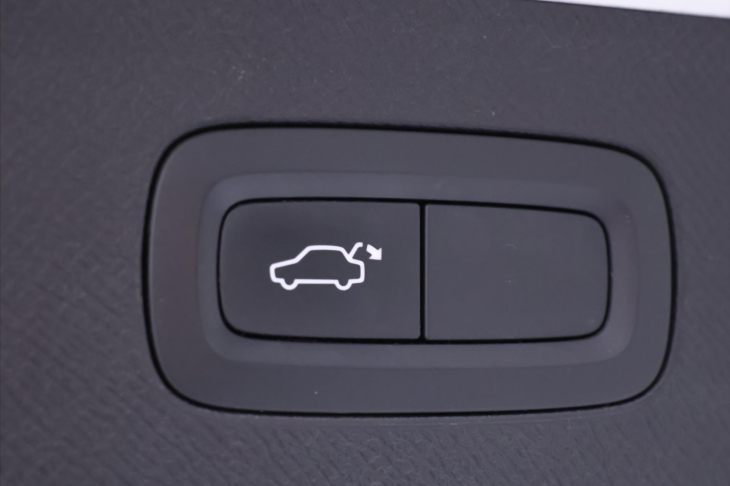 Volvo XC90 2,0 D4 140kW CZ LED Momentum