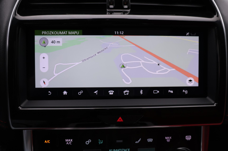 Jaguar XE 2,0 P300 221kW R-Dynamic DPH