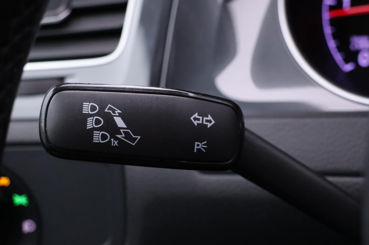 Volkswagen Golf 1,6 TDI LED DPH 1.Maj.