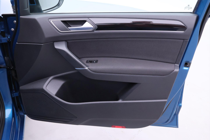 Volkswagen Touran 2,0 TDI DSG CZ Highline 7-Míst