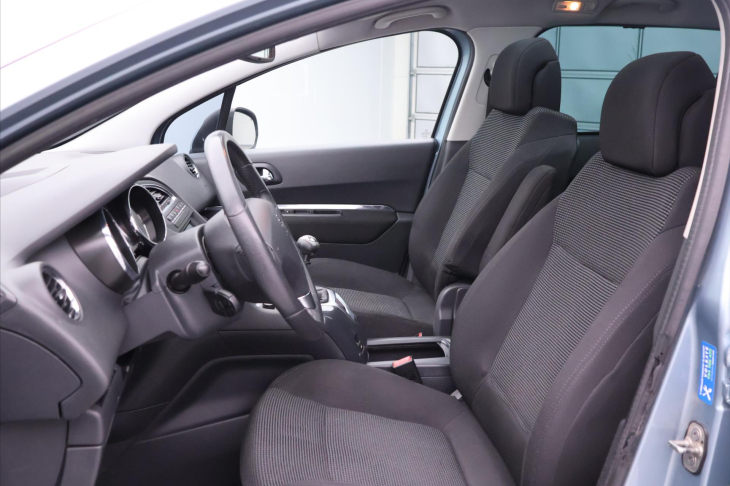 Peugeot 5008 2,0 HDI 110kW CZ Panorama