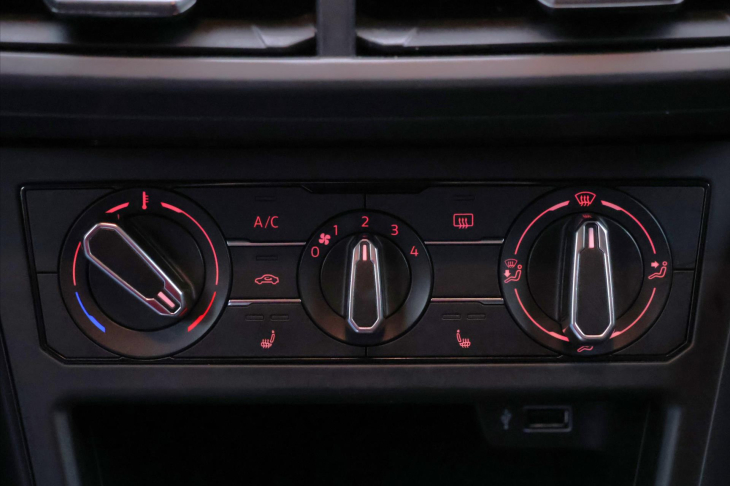 Volkswagen Polo 1,0 MPi 48kW Klima 1.Maj