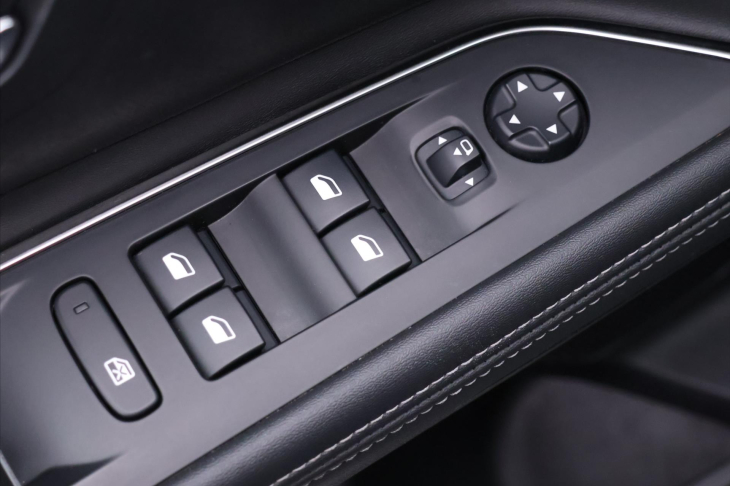 Peugeot 5008 1,5 HDI 96kW Aut. Allure DPH