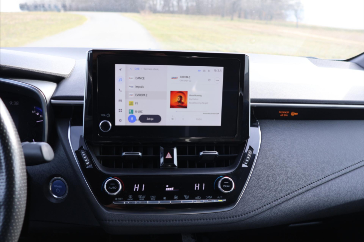 Toyota Corolla 1,8 Hybrid e-CVT 1.Maj DPH GR