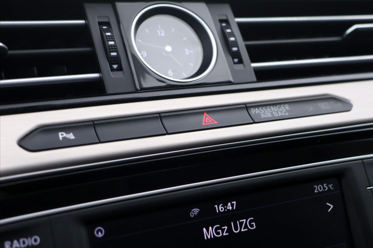 Volkswagen Passat 1,6 TDI Highline Tažné Panorama