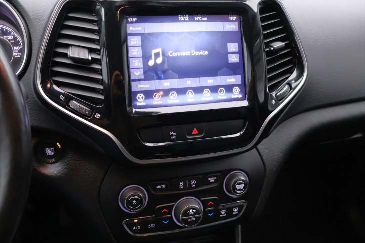 Jeep Cherokee 3,2 200kW AWD Kamera 1.Maj DPH