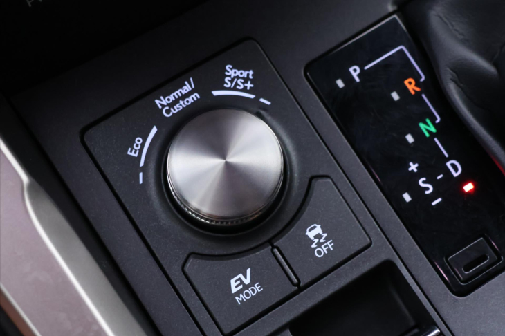 Lexus NX 300h 2,5 4WD 114kW