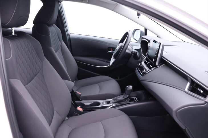 Toyota Corolla 1,8 HB Active Aut. DPH CZ 1.Maj.