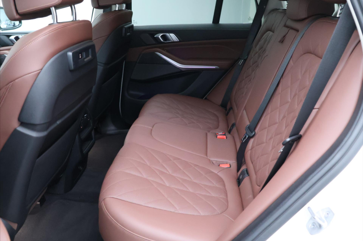 BMW X5 3,0 210kW XDrive30d CZ DPH