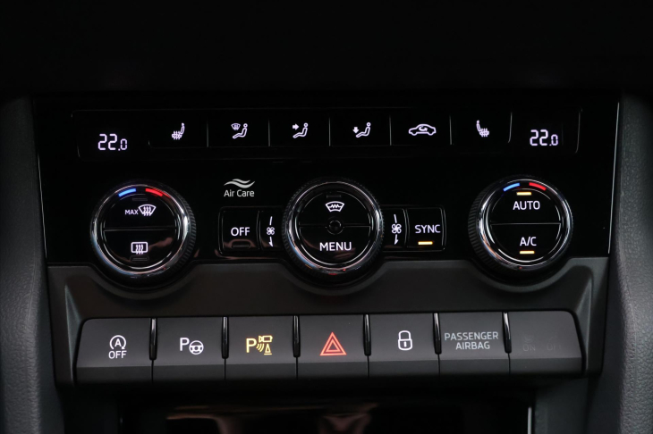 Škoda Karoq 2,0 TDI 4x4 DSG Sportline CZ