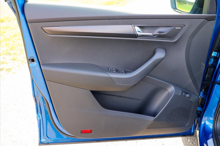 Škoda Karoq 2,0 TDI 4x4 DSG Sportline CZ