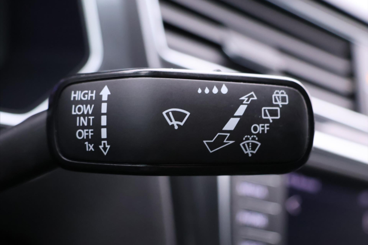 Volkswagen Tiguan 2,0 TDI 140kW DSG R-LINE 4M CZ