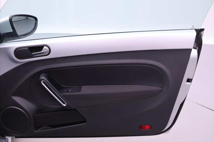 Volkswagen Beetle 1,2 TSI 77kW Design Serv.kniha