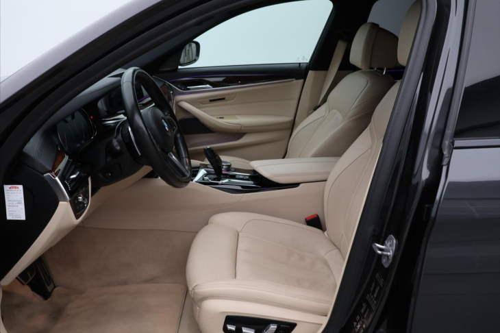 BMW Řada 5 3,0 540d 235kW xDrive M DPH