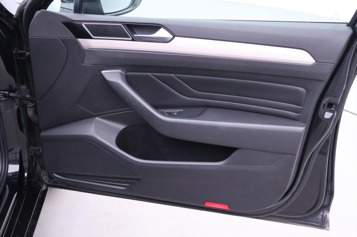 Volkswagen Passat 2,0 TDI 110kW DSG Elegance
