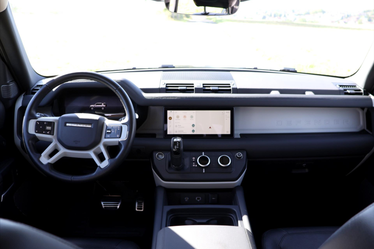 Land Rover Defender 3,0 D200 110 S 147kW CZ DPH Záruka