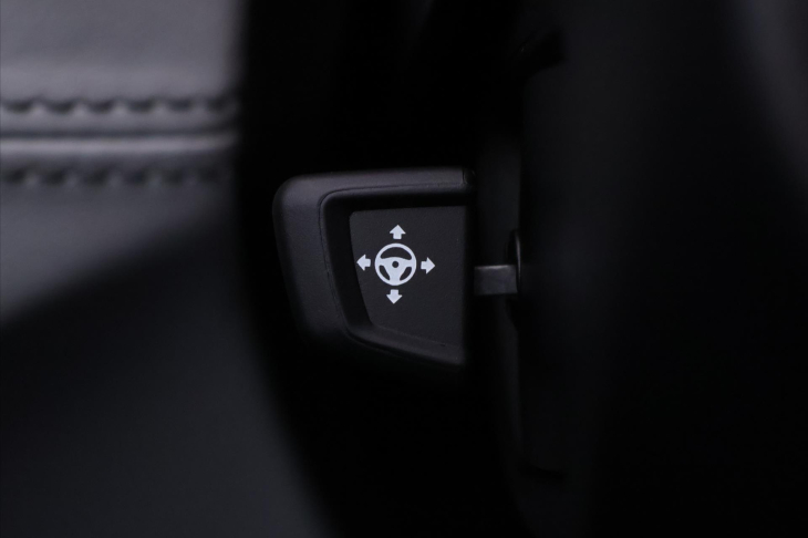 BMW M5 4,4 V8 441kW xDrive Individual DPH CZ