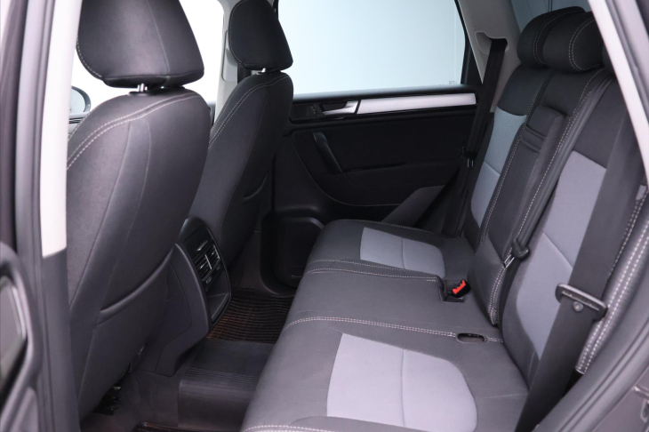 Volkswagen Touareg 3,0 TDI 150kW V6 Kam. Klim. CZ