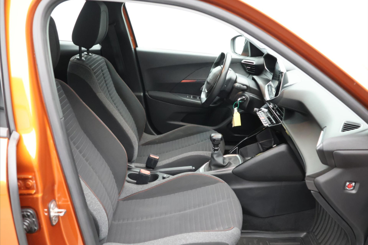 Peugeot 2008 1,2 PT 74kW CZ 1.Maj DPH