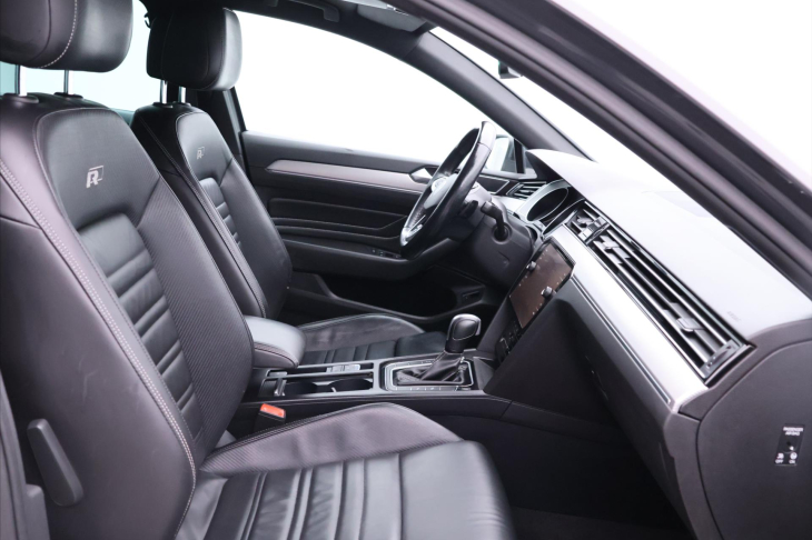 Volkswagen Passat 2,0 TDI 140kW DSG CZ R-line