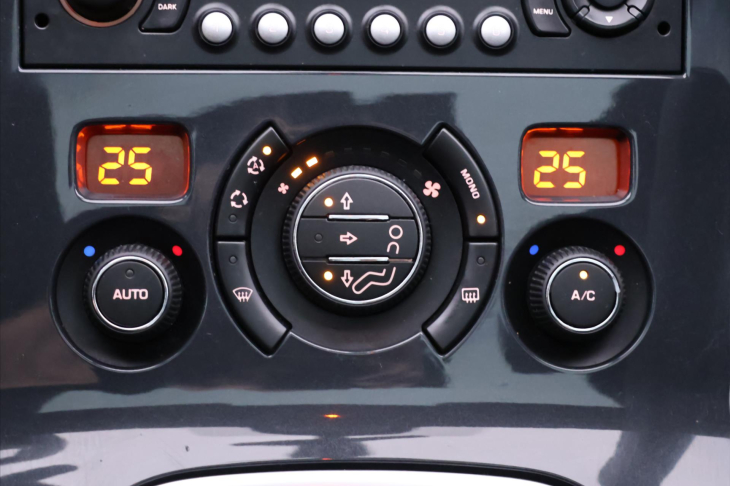 Peugeot 3008 1,6 THP 115kW Premium Pano CZ