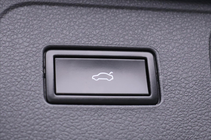 Volkswagen Passat 2,0 TDI 110kW DSG Matrix DPH