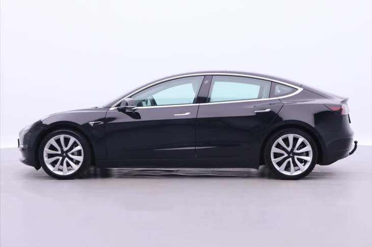 Tesla Model 3 Long Range AWD tažné DPH