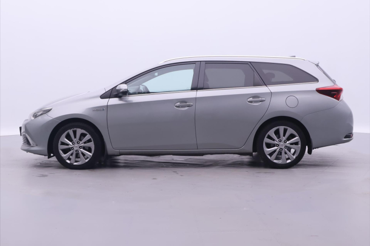 Toyota Auris 1,8 Hybrid e-CVT Executive CZ