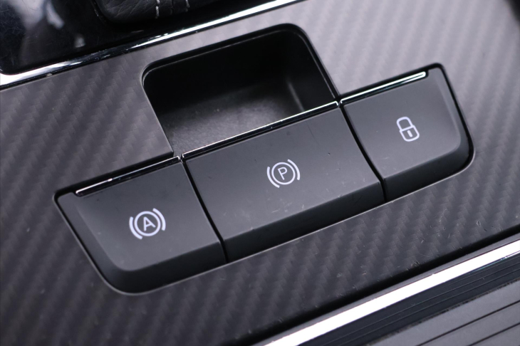 Škoda Superb 2,0 TDI DSG Sportline CZ 1.Maj