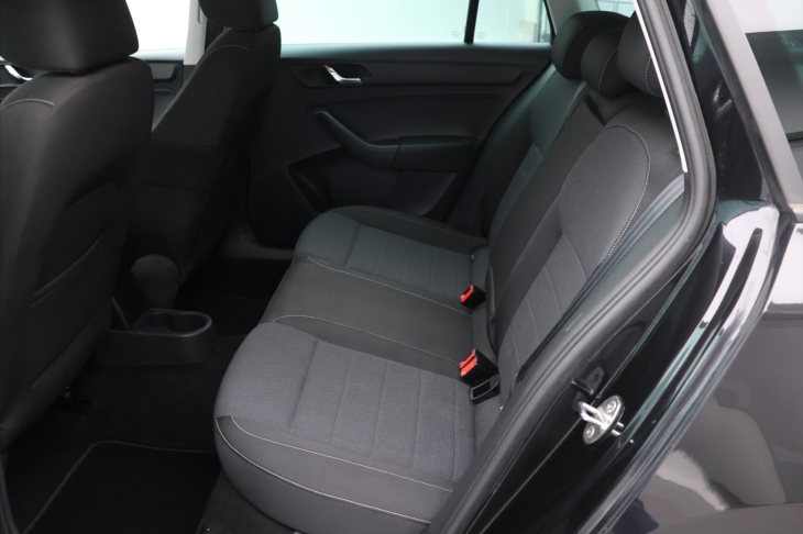 Škoda Rapid 1,6 TDI 77kW Style Xenon Navi