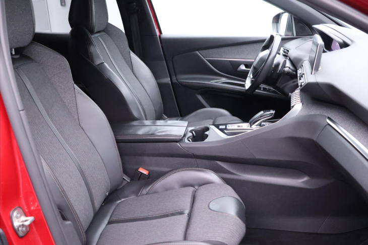 Peugeot 3008 1,2 e-THP 96kW Aut. GT Line