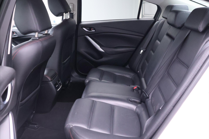 Mazda 6 2,2 D Skyactiv 110kW Revolution