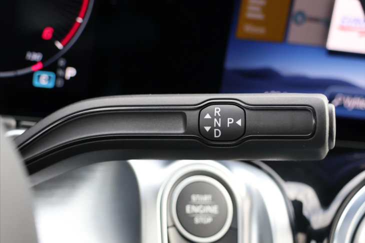 Mercedes-Benz GLB 2,0 200d 4MATIC AMG Premium +