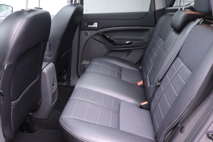 Ford Kuga 2,0 TDCI 103kW AWD Titanium