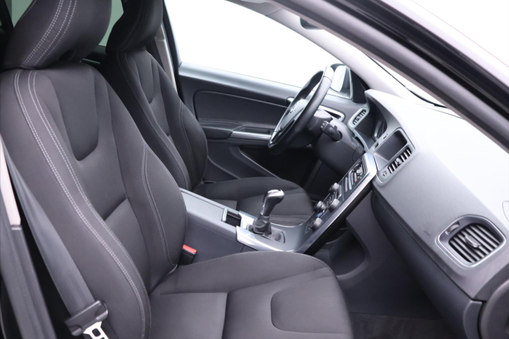 Volvo V60 2,0 D3 110kW Momentum