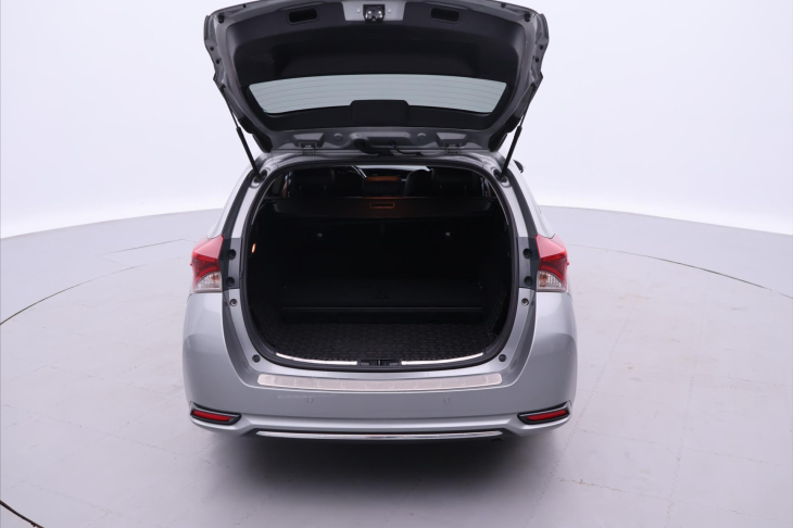 Toyota Auris 1,8 Hybrid e-CVT Executive CZ