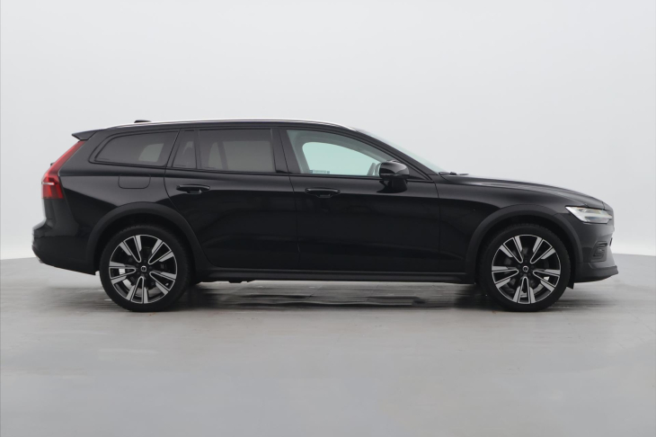 Volvo V60 2,0 B4 AWD Cross Country DPH