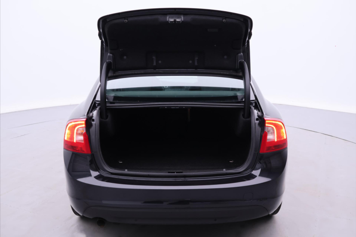 Volvo S60 2,0 D3 120kW Aut. Serv.Kniha