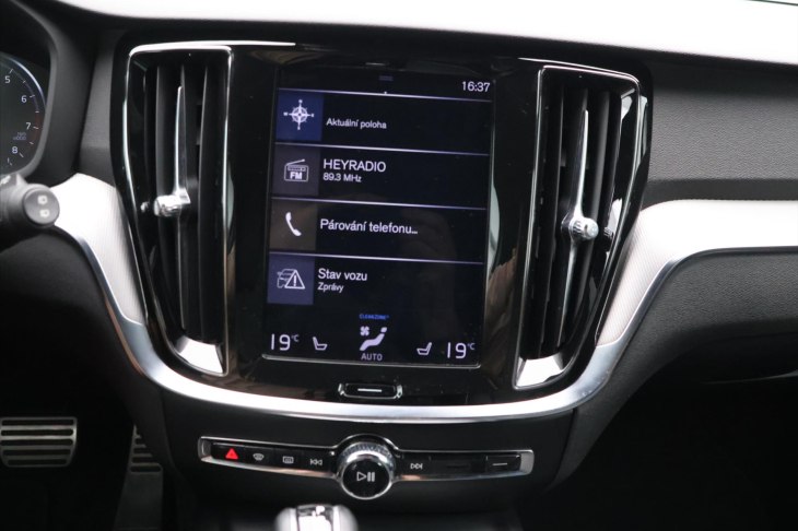 Volvo V60 2,0 T5 184kW Drive-E R-Design