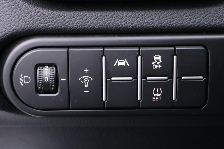 Kia Ceed 1,5 T-GDI 117kW Aut. CZ DPH