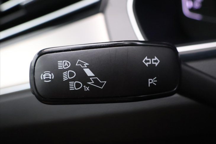 Volkswagen Passat 2.0 TDI Matrix Virtual DPH