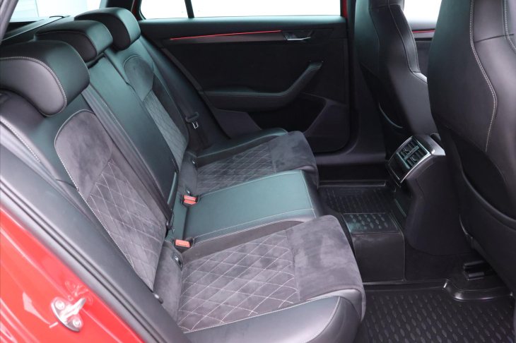 Škoda Superb 2,0 TDI DSG Sportline LED DPH