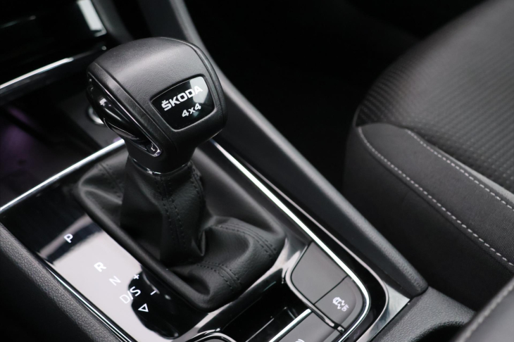 Škoda Karoq 2,0 TDI DSG 4x4 Virtual DPH