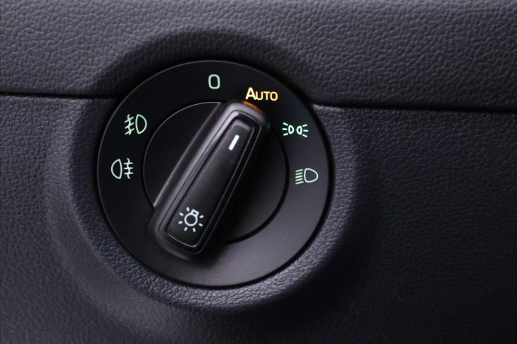 Škoda Octavia 1,6 TDI Clever Navi LED