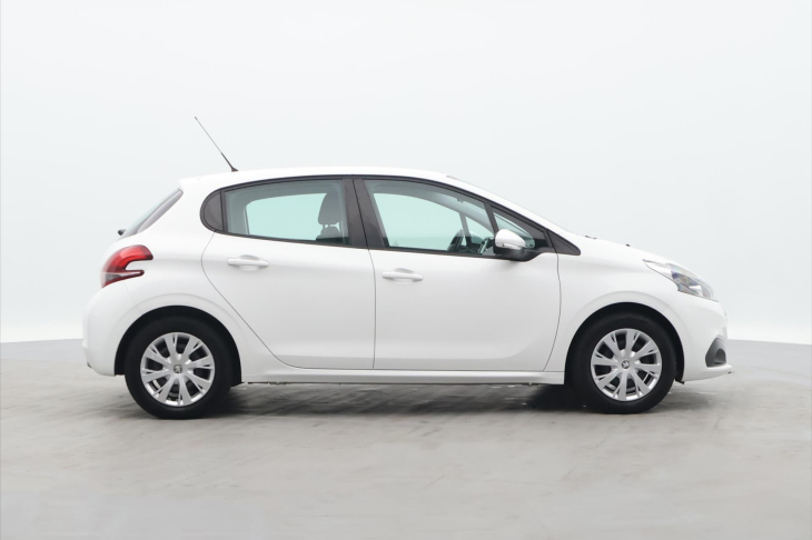 Peugeot 208 1,2 PureTech Klima CZ 1.Maj.