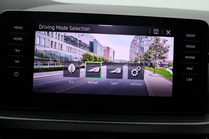 Škoda Kamiq 1,0 TSI MonteCarlo Virtual DPH