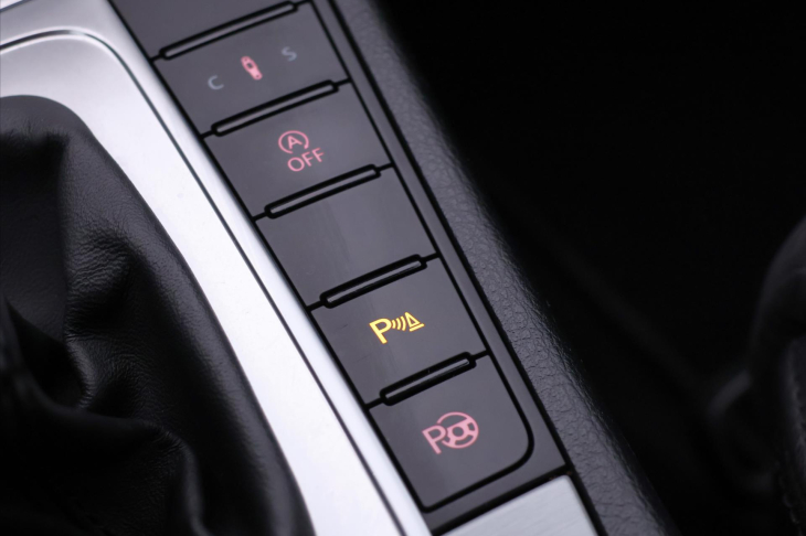 Volkswagen CC 2,0 TDI 130kW DSG Sport Xenon