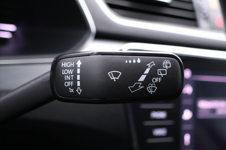 Škoda Superb 2,0 TDI  110kW DSG Tažné DPH