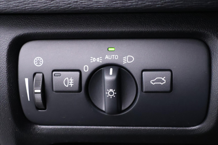 Volvo V40 1,5 T2 90kW Aut. Momentum