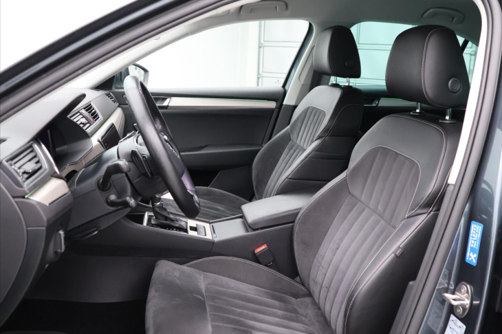 Škoda Superb 2,0 TDI DSG 4x4 CZ Style DPH